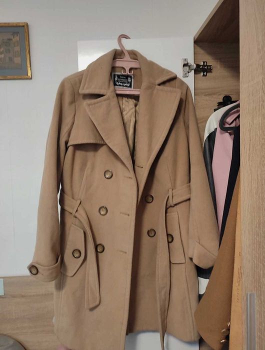 Palton cu guler îmblănit detașabil