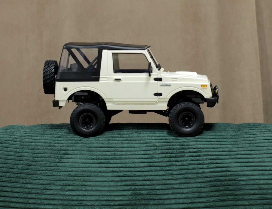 masina cu telecomanda Suzuki Samurai scara 1:10