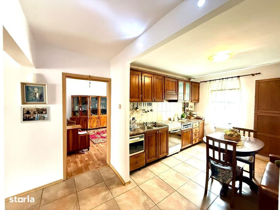 Apartament 3 camere 70 mp hol în Z cu 2 băi, 2 balcoane zona Pietris — fotografia 2