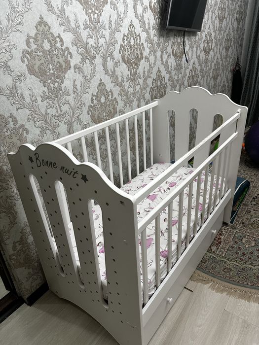 Десткая кравать-качалка