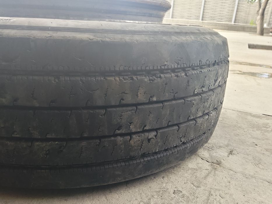 385/65R22; 5 шины