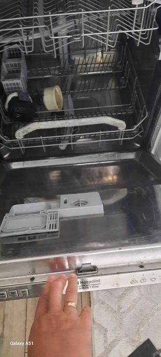 Продам посудомоечную машину