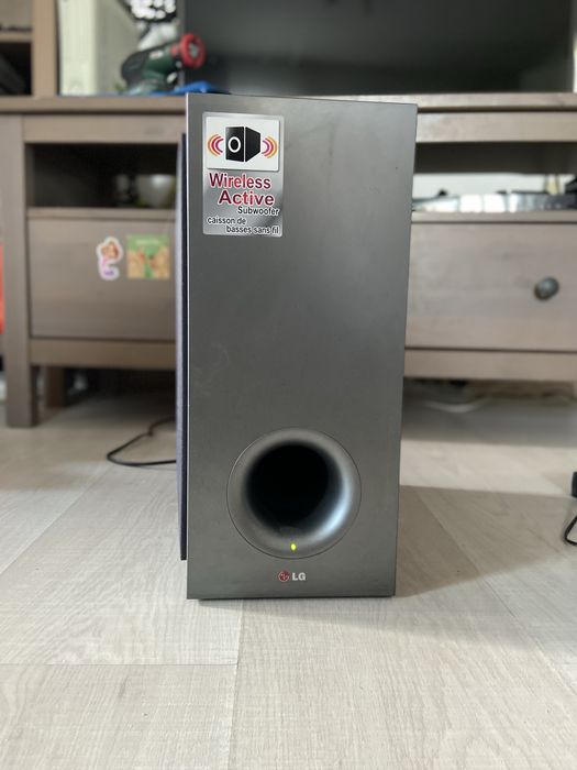 Soundbar LG NB3540 + subwoofer wireless – stare foarte bună