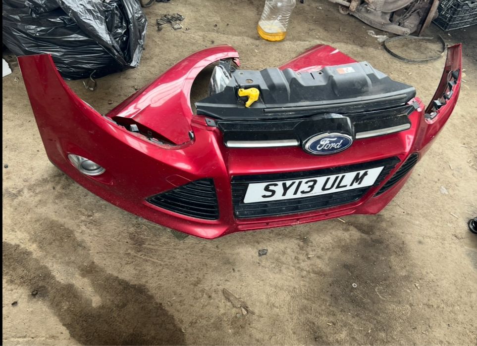 Bara fata faruri capota ford focus 3