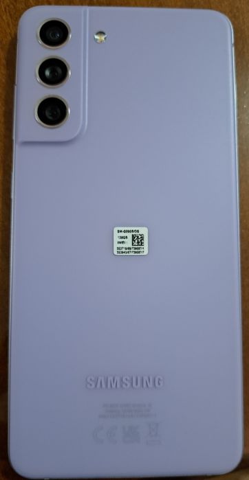 Продавам Samsung S21 FE