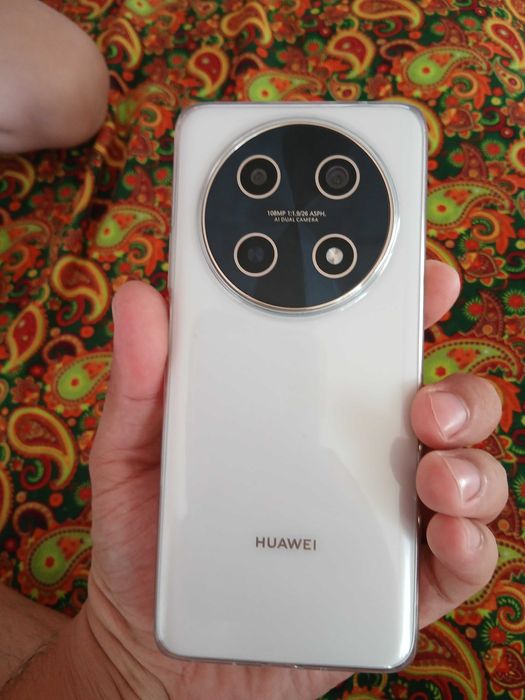 Huawei nova 13 i