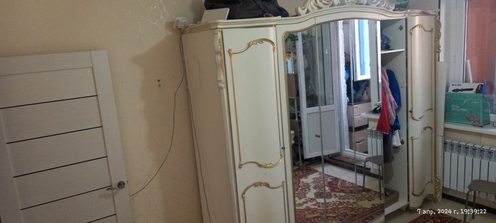 Гарнитур спальный