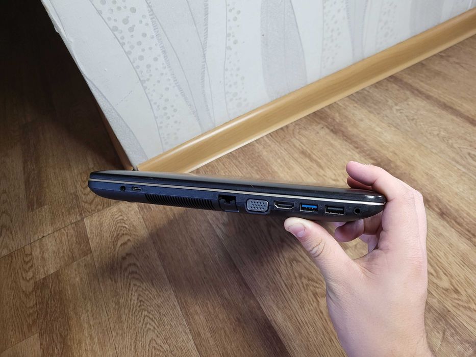 Asus X541 Корпус целый