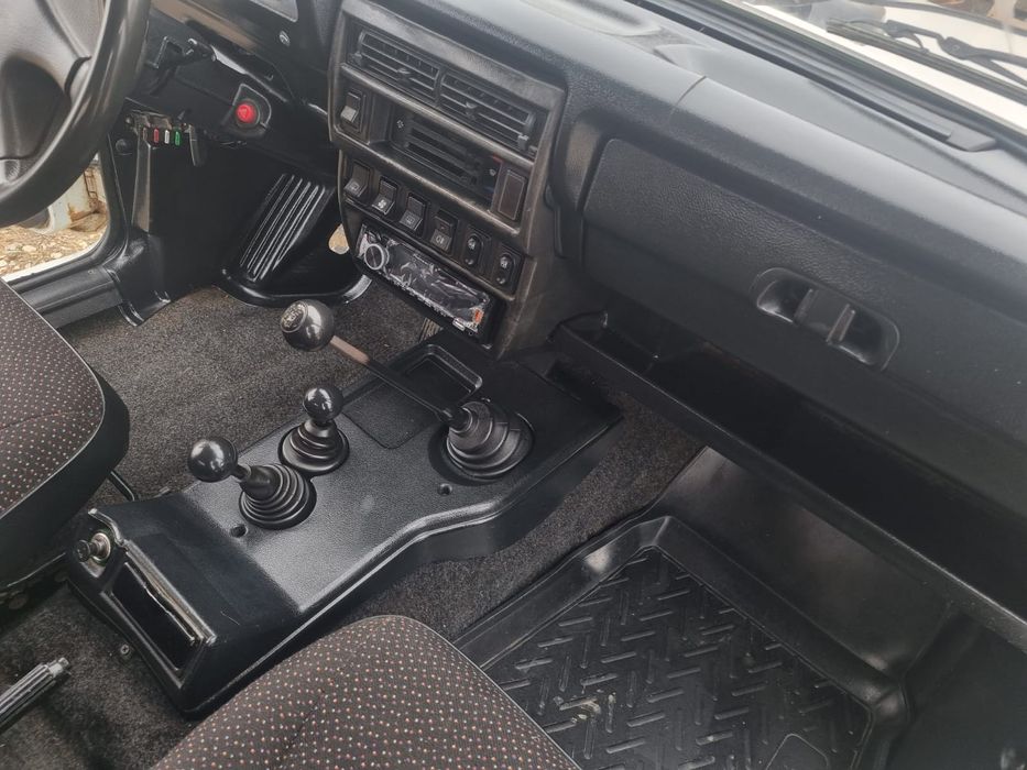 Продам ниву 2121