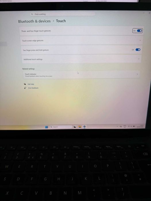 Microsoft Surface Laptop 2 i5-8250U 1.6 GHz (1.80 GHz), 8GB RAM, Windows 11 Home