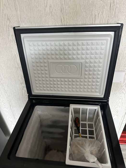 Продам мини Морозильную камеру