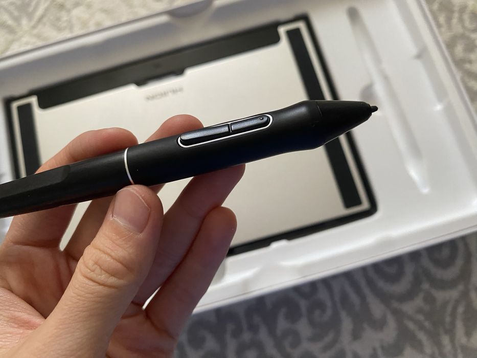 продаю графический планшет Kamvas 13