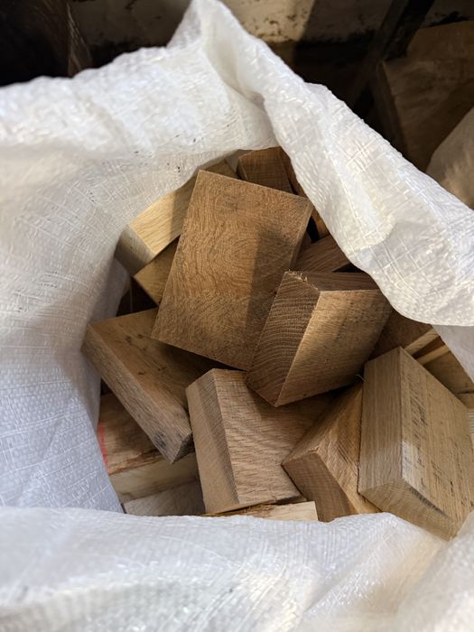 Vand saci cu lemn de foc din stejar / gorun