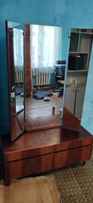 трюмо советское времен СССР с зеркалами и ящичками