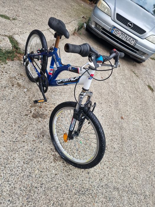 Vănd biciclete copii