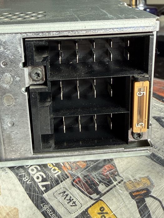 Радиa за автомобили - VW Dolby GAMMA 1J0035186D / Opel 90566821 CDR500 2F4 GM Delco