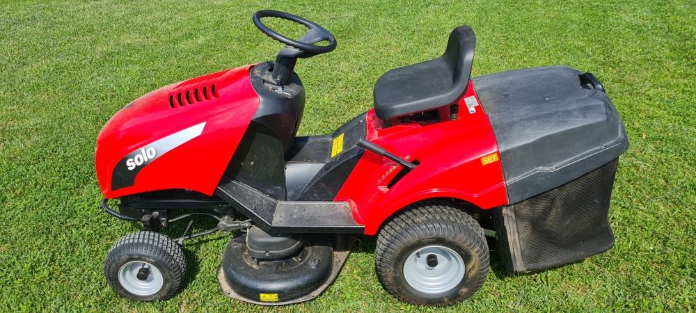 Tractoraș pentru tuns gazon