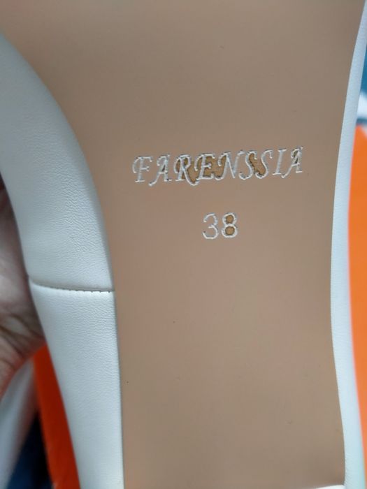 белые туфли продам