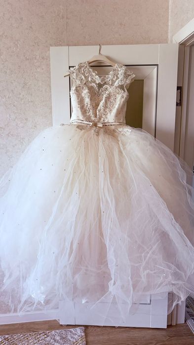 Свадебное платье за 15тыс.