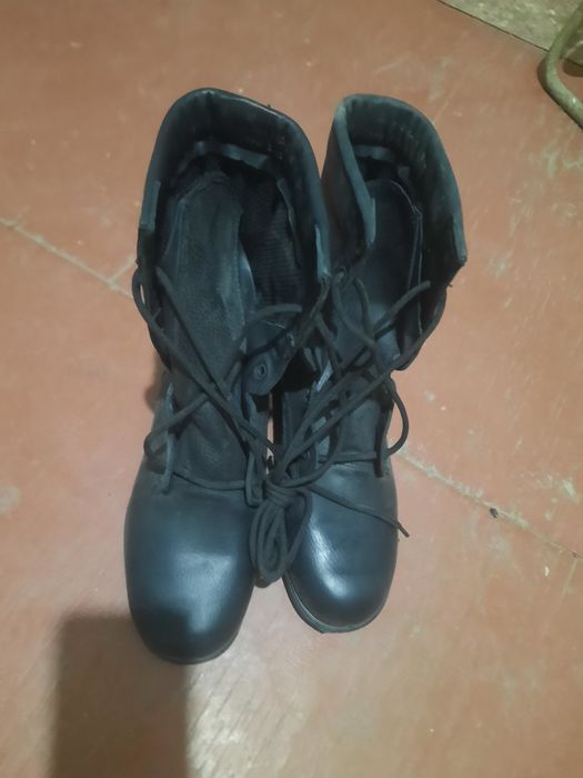 Продам качественнын берцы летние