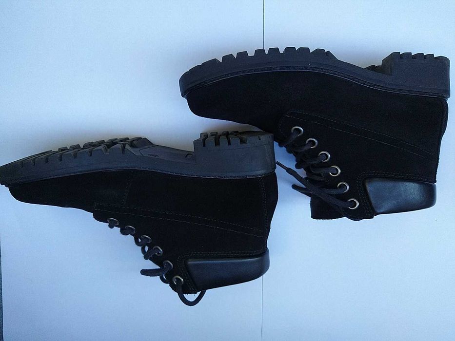 Vând ghete unisex, din piele întoarsă,  mărimea 38