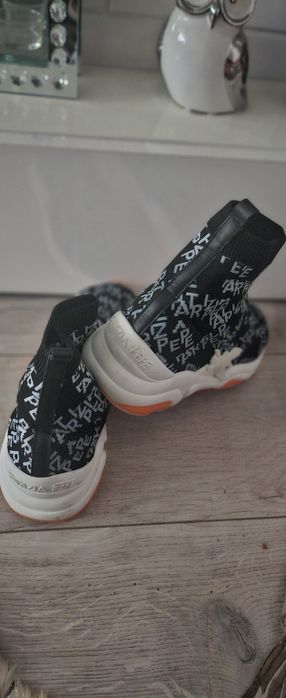 Patrizia pepe сникърси, Prada