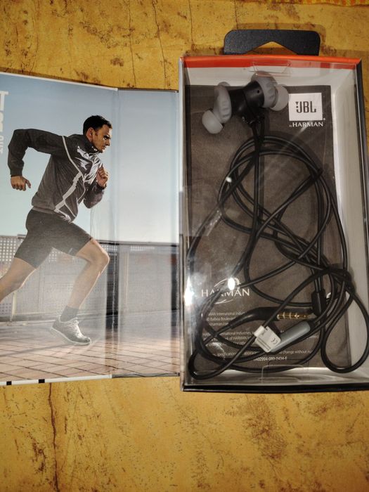 JBL слушалки нови