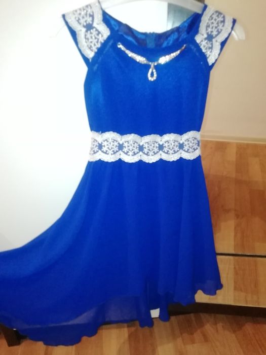 Продам праздничные платья