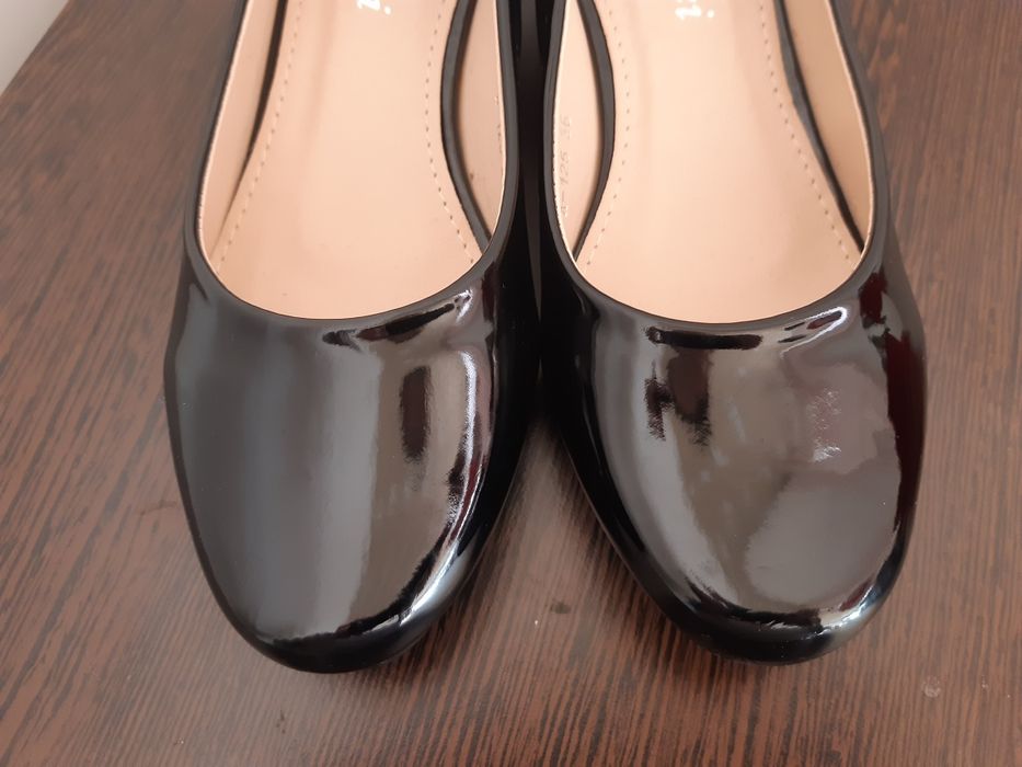 Pantofi toc mic nr 36 noi