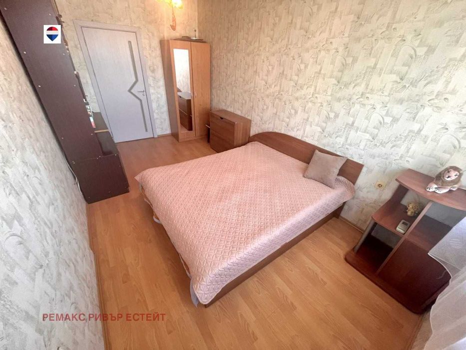 Продава се Тристаен апартамент в Русе, Родина 1 - 89 кв.м за 768 €/кв.м - Снимка #11