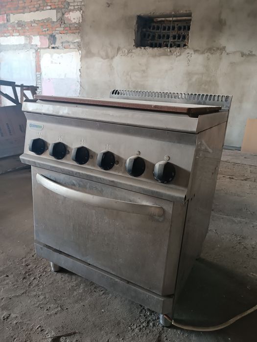 Продам духовку ..