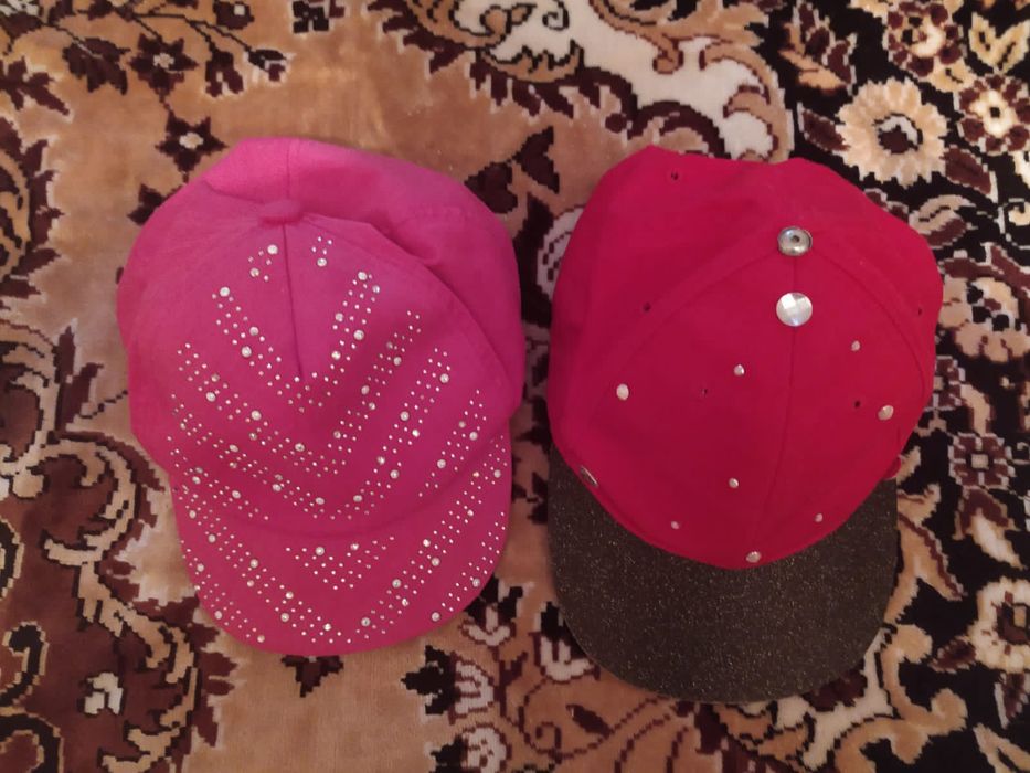 Продам кепки для девочек
