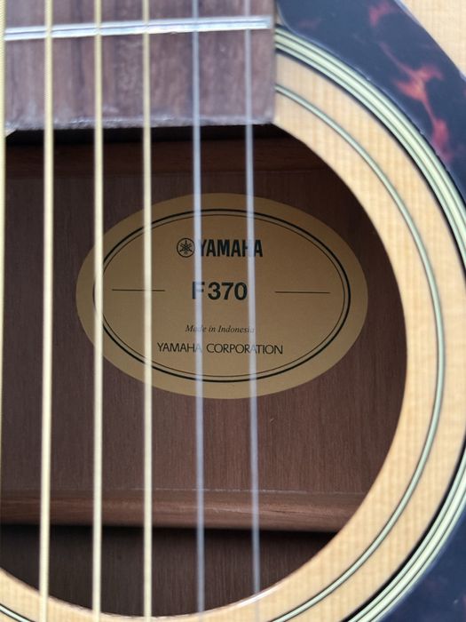 Гитара YAMAHA F370