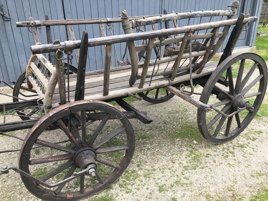 Vand caruta veche impecabila!!