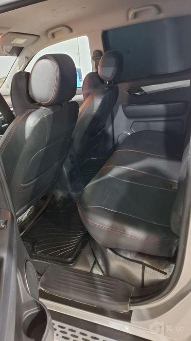 Jac T6 srochni sotiladi