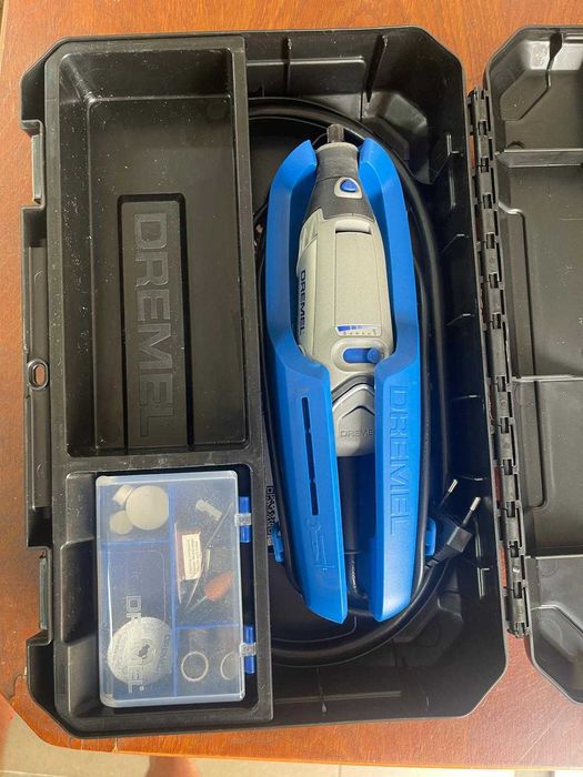Unealta multifunctionala Dremel 3000, 130 W, cu cablu, pentru gaurit, slefuit + accesorii