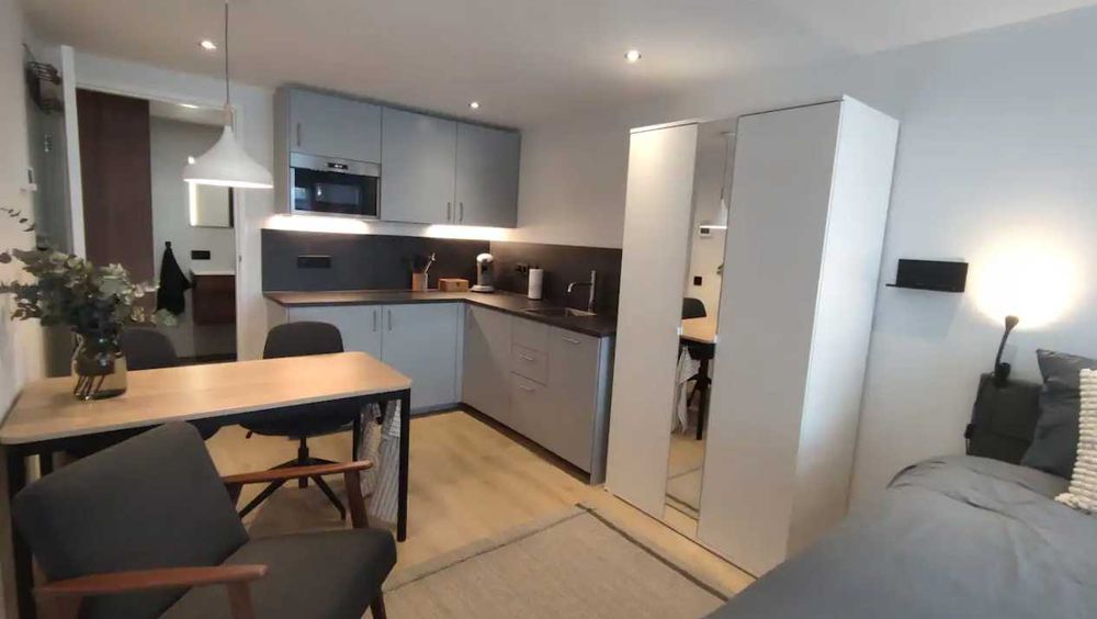 Дава се под наем Едностаен апартамент в Пловдив, Кършияка - 44 кв.м за 193.8 € - Снимка #1