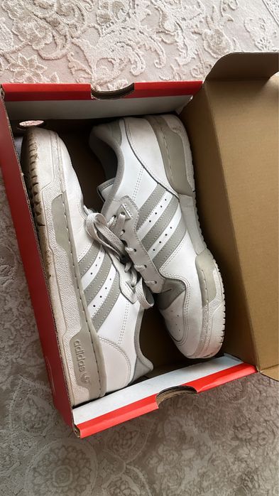 Adidas кроссовки