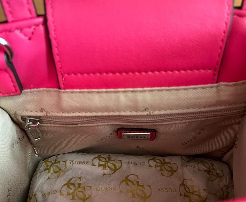 Малка чанта Guess