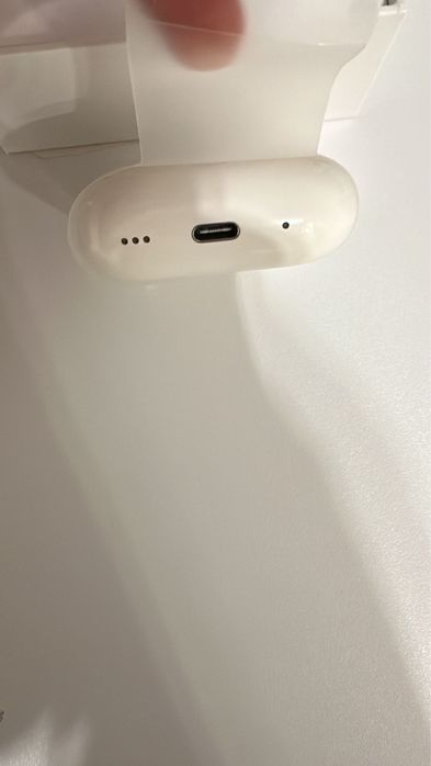 Продам кейс оригинал airpods pro 2