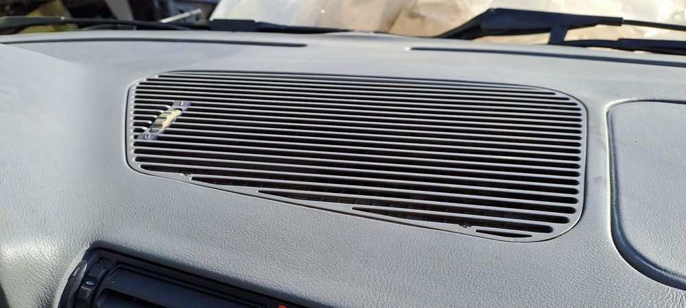 Серая панель на бмв е34