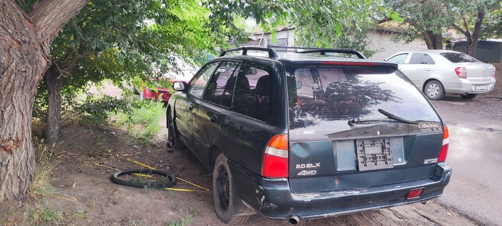 Mitsubishi lancer libero