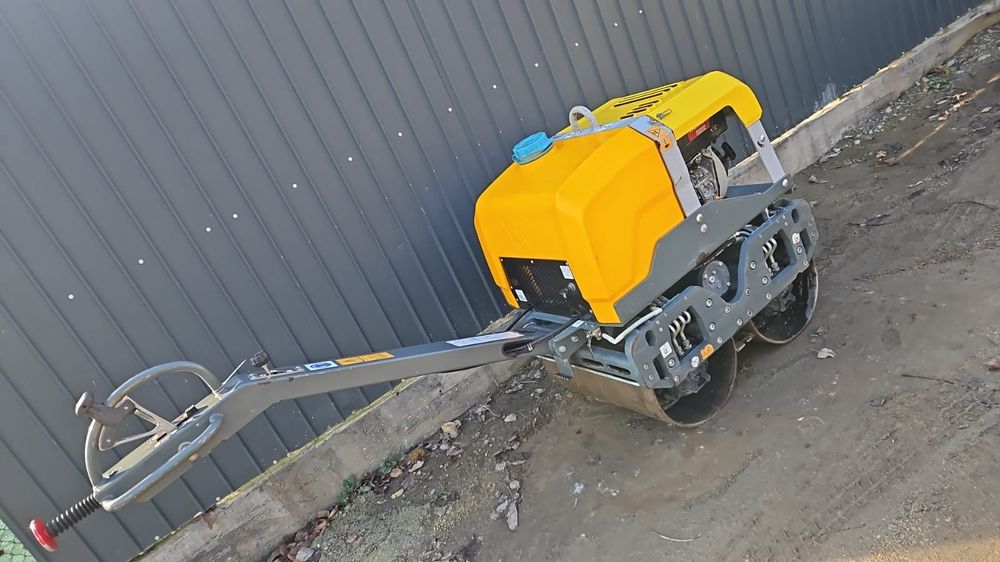 Wacker Neuson  710 kg 89 ore de functionare