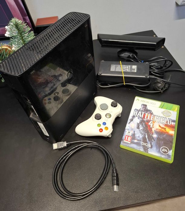 Xbox 360 E 500 GB Modat cu 35 de Jocuri