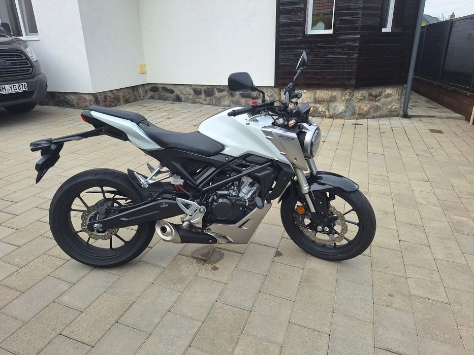 Honda cb125r abs