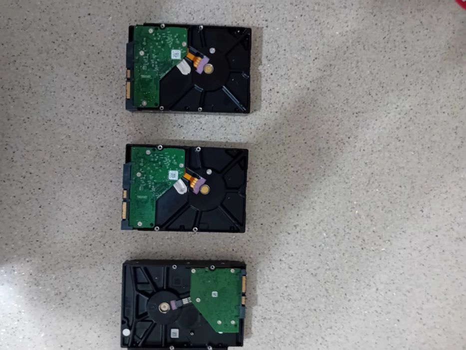 HDD-uri supraveghere/DVR - Seagate & WD (3TB și 2TB) - Stare Perfectă
