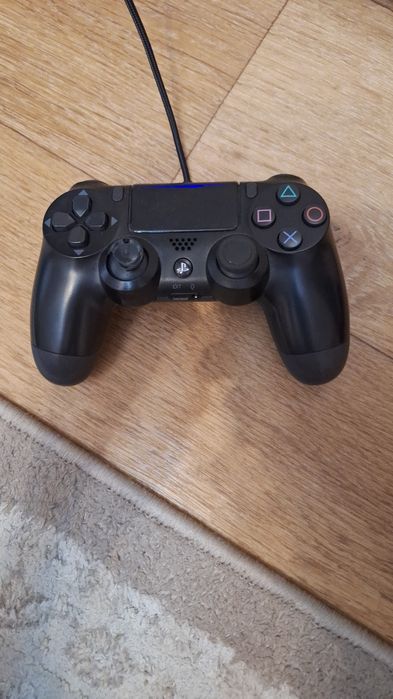 Playstation 4 slim и джойсткики