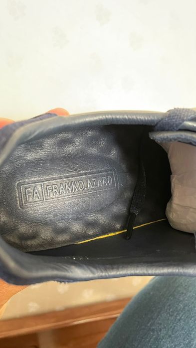 Продам кроссовки новые