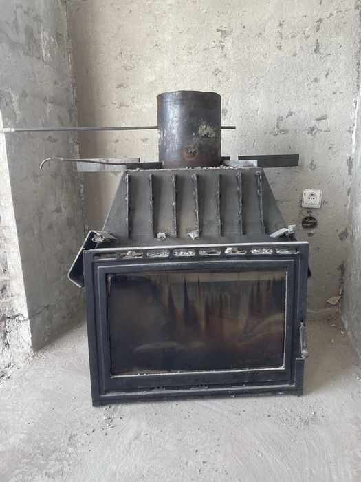 Чугунена камина за вграждане