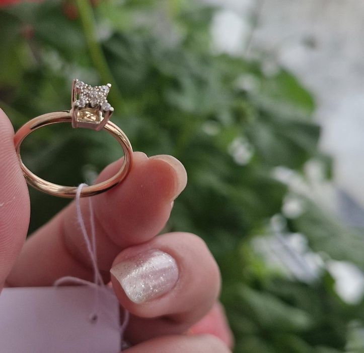 Продам золотое кольцо 17 Размер